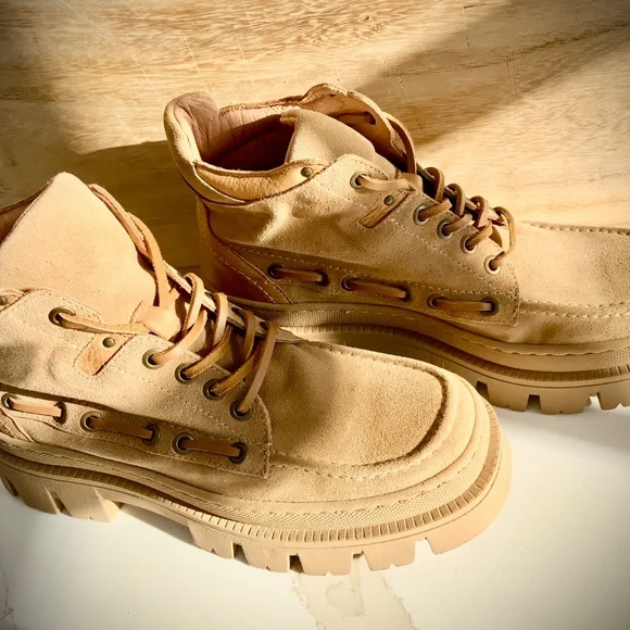 $268 Free People Dawn Hiker Tan Suede Leather Lug Sole Boots size 38 (8). - Picture 4 of 8